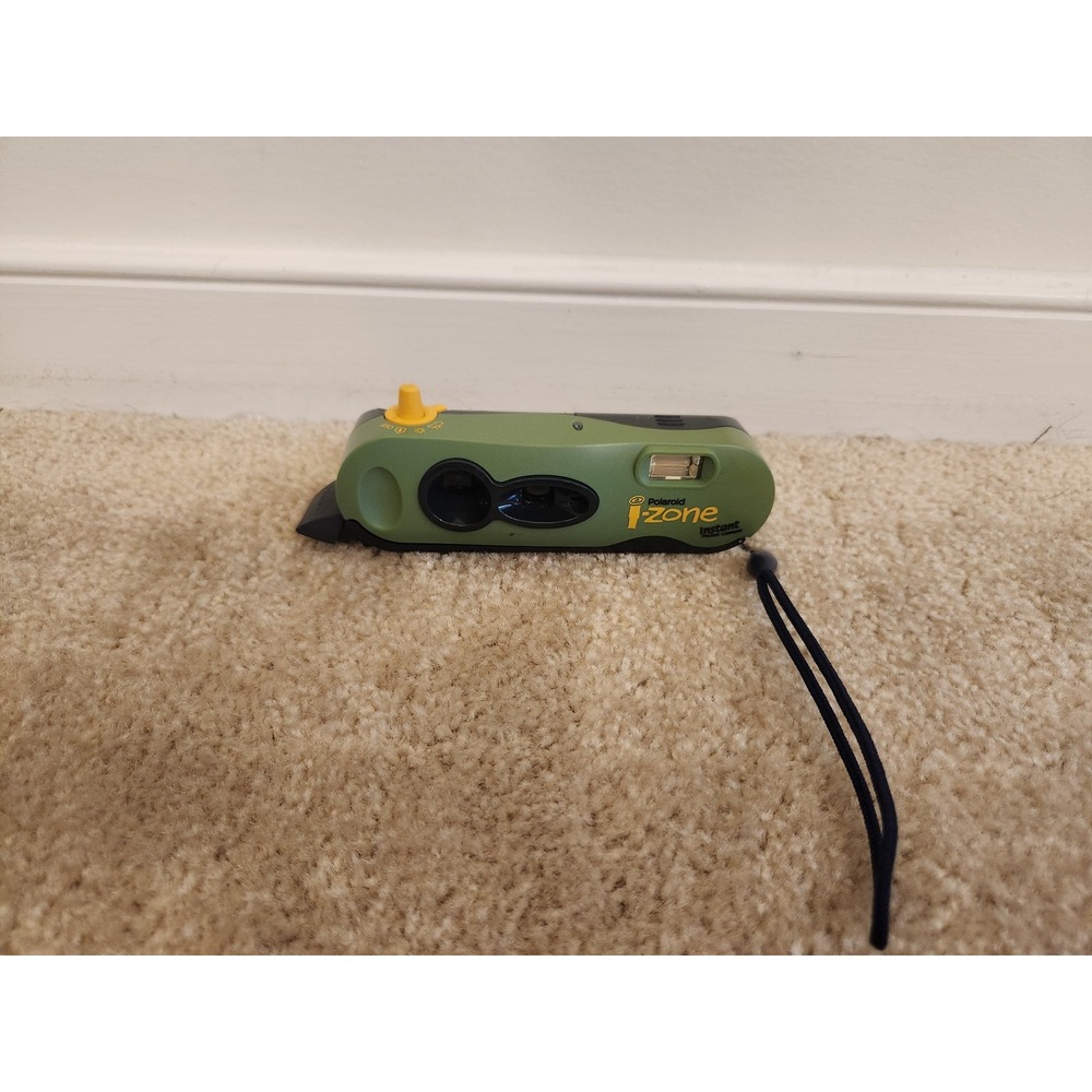 Polaroid i-Zone Instant Pocket Camera Olive Green Black Vintage Retro Flash
